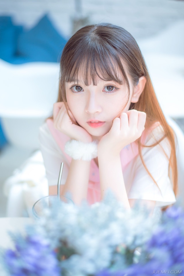 “当啷~”
